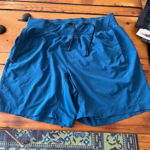 ululemon Men’s Athletic Shorts Size Large - Good Condition